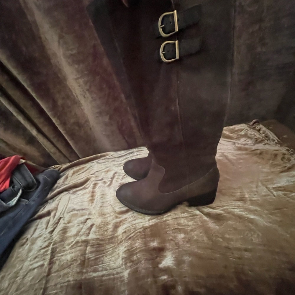 Flat boots brown